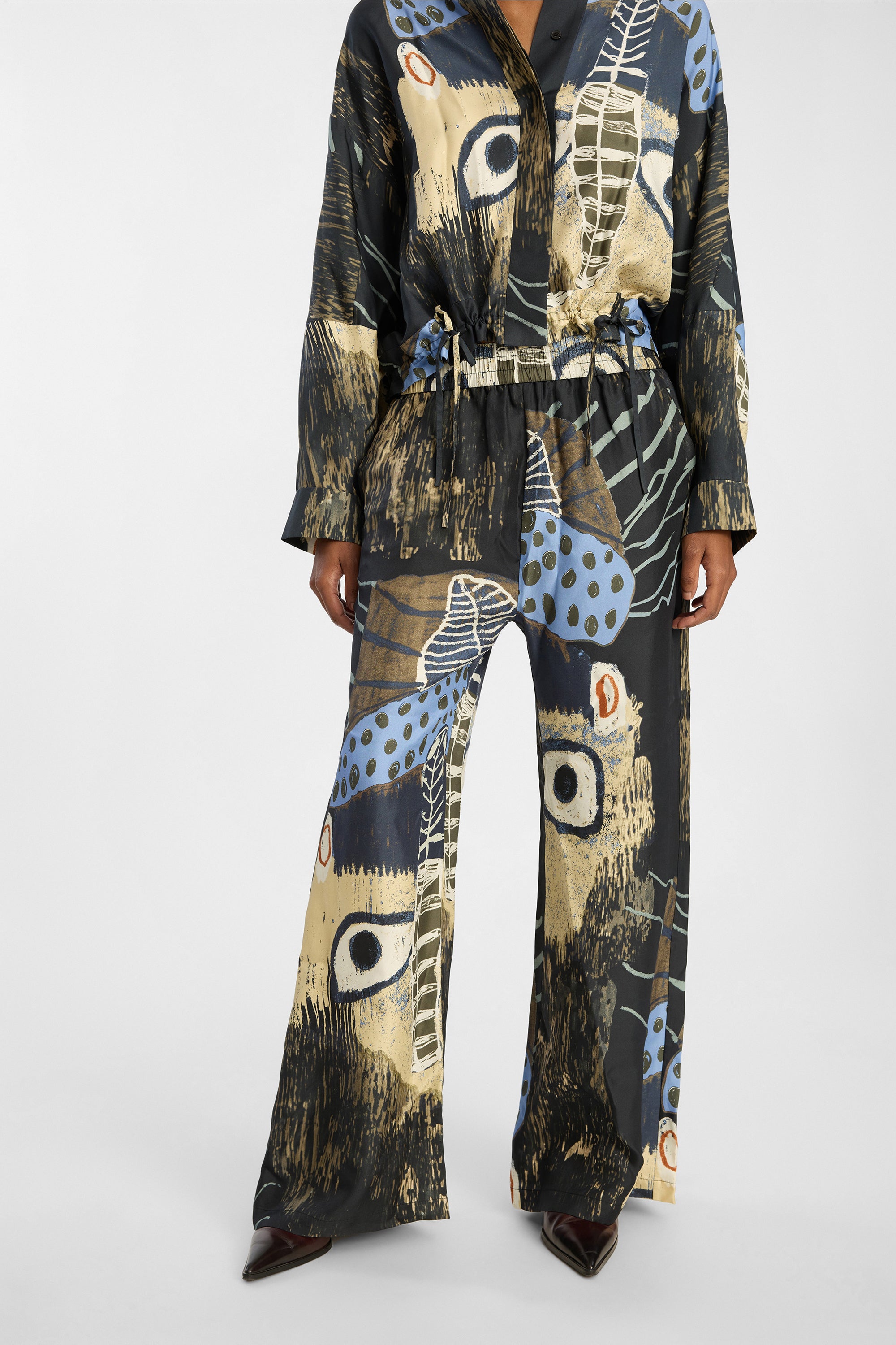 ARUM - BLACK PRINT