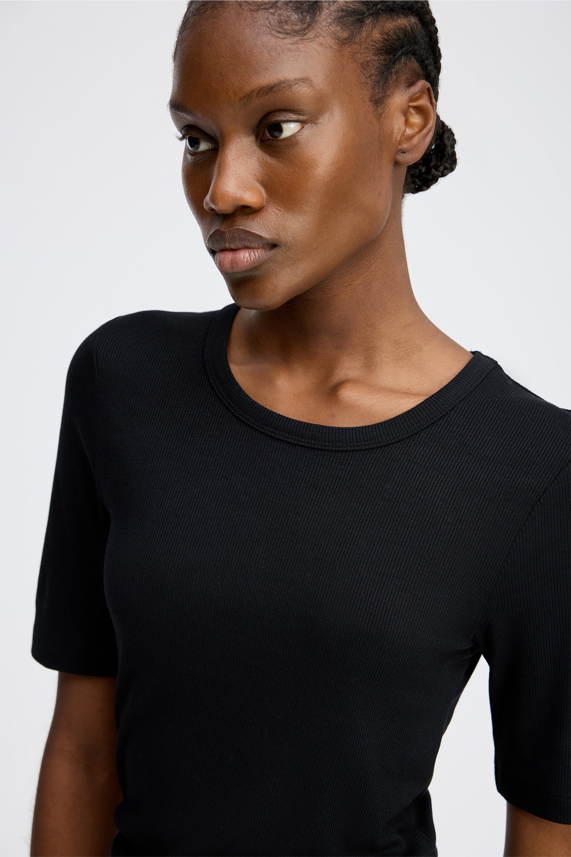 MUTULA - BLACK