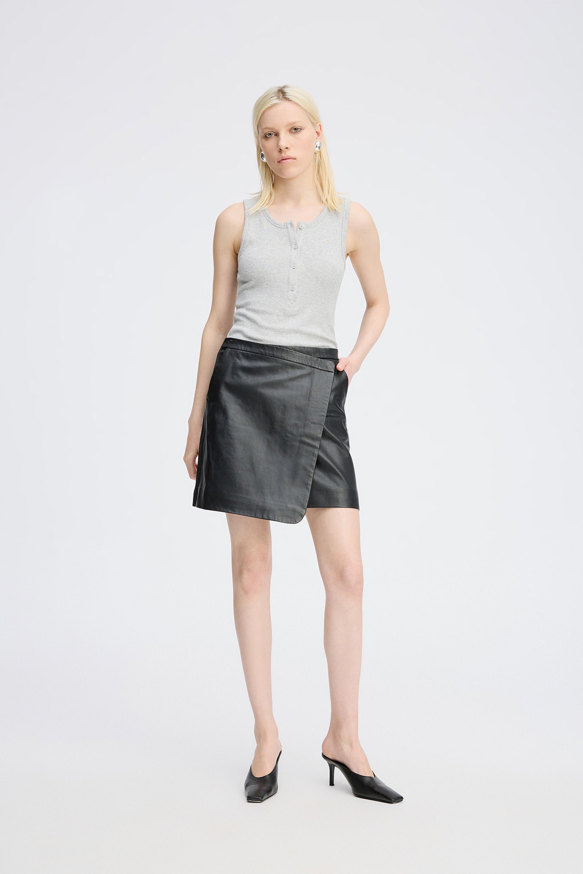 BOMA - GREY