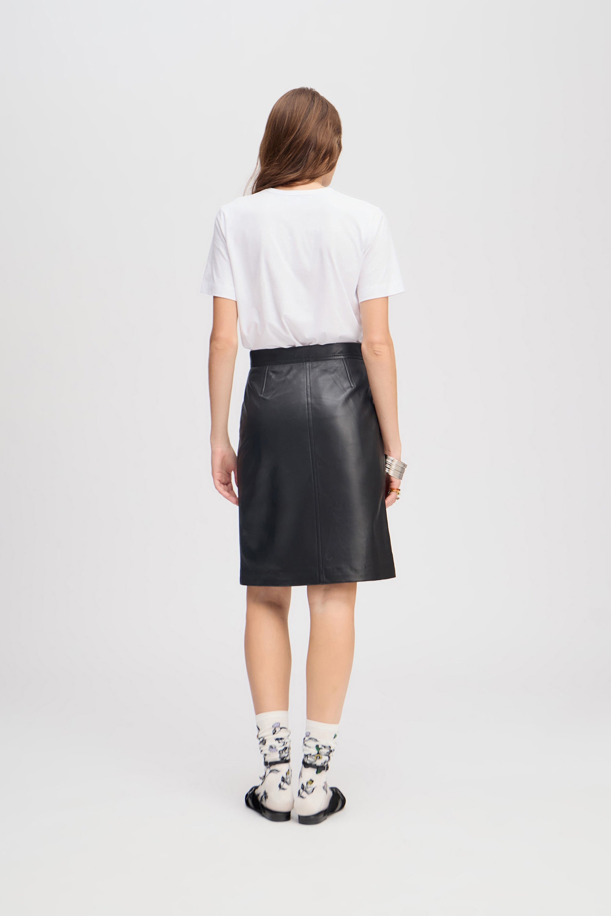 LACK - WHITE