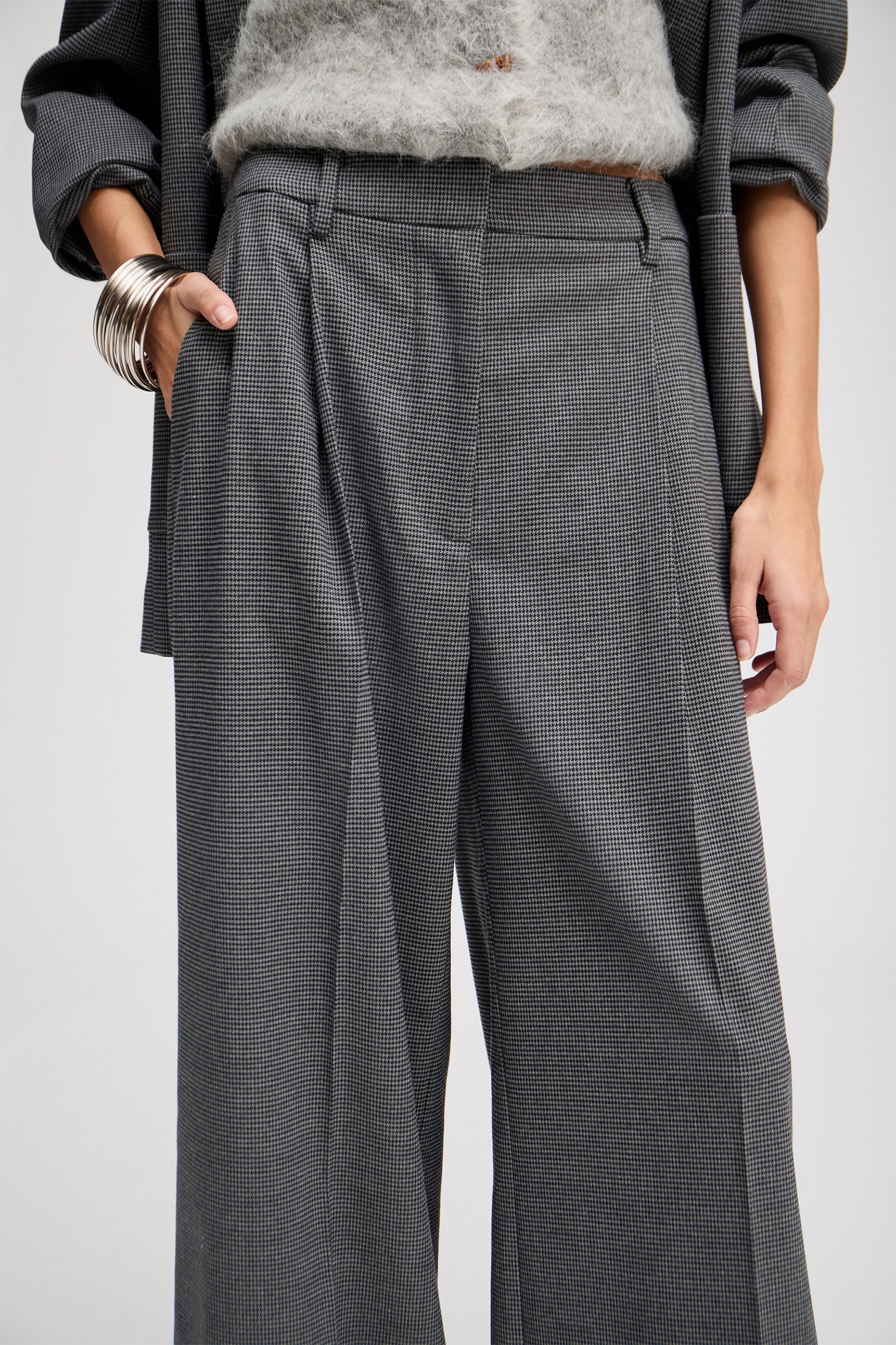 LUPON - CHARCOAL